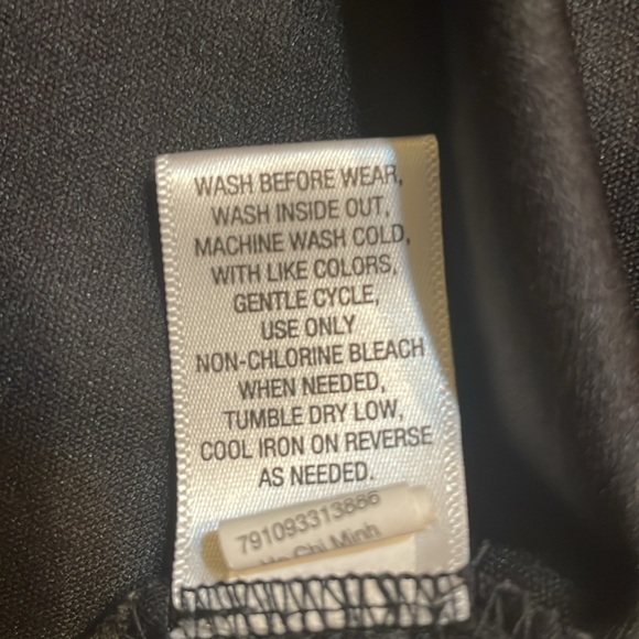 D-Signed Women’s tank top Size Medium (10/12) black pre owned in good condition - Picture 5 of 7